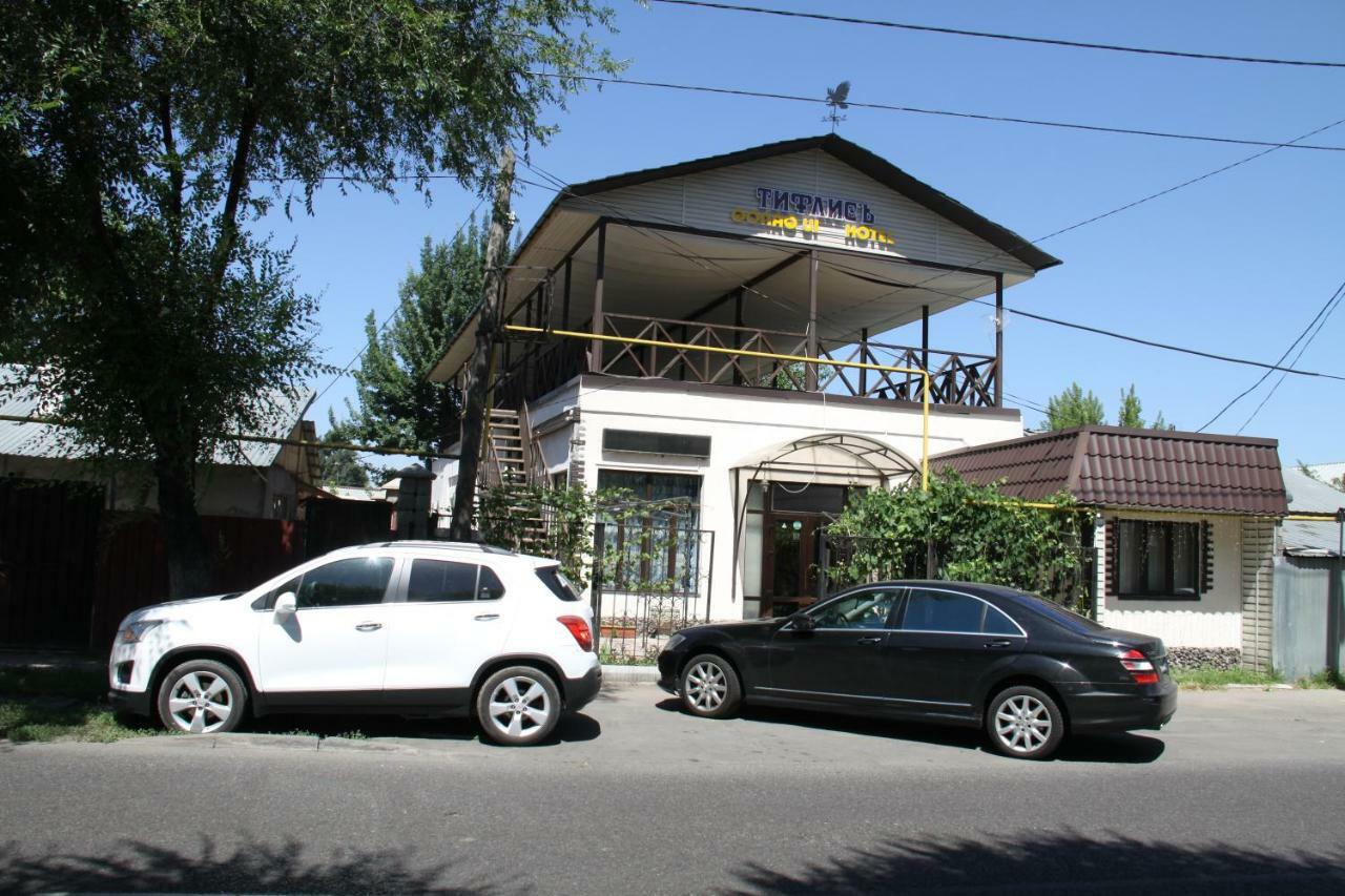 Tiflis Hotell Almaty Eksteriør bilde